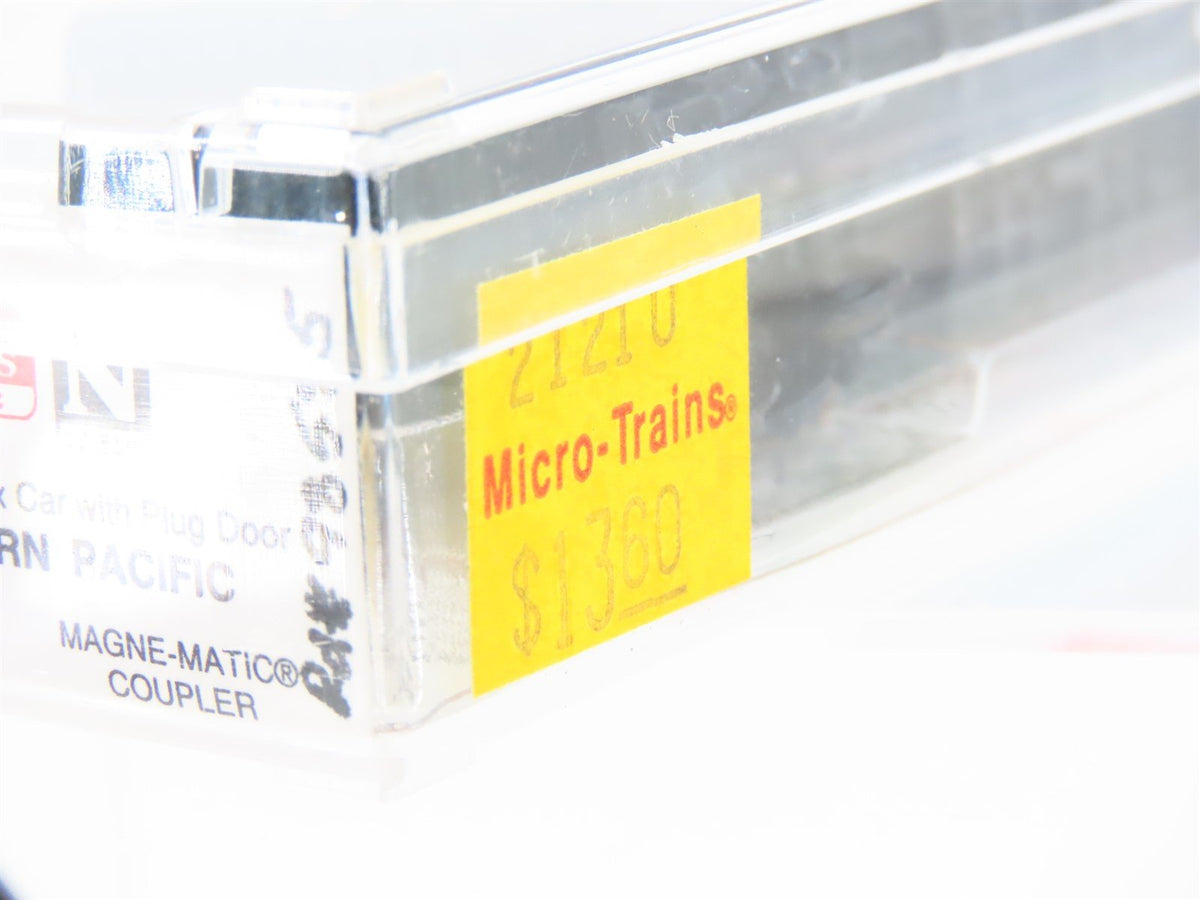 N Scale Micro-Trains MTL 21210 NP Northern Pacific 40&#39; Plug Door Box Car #98585