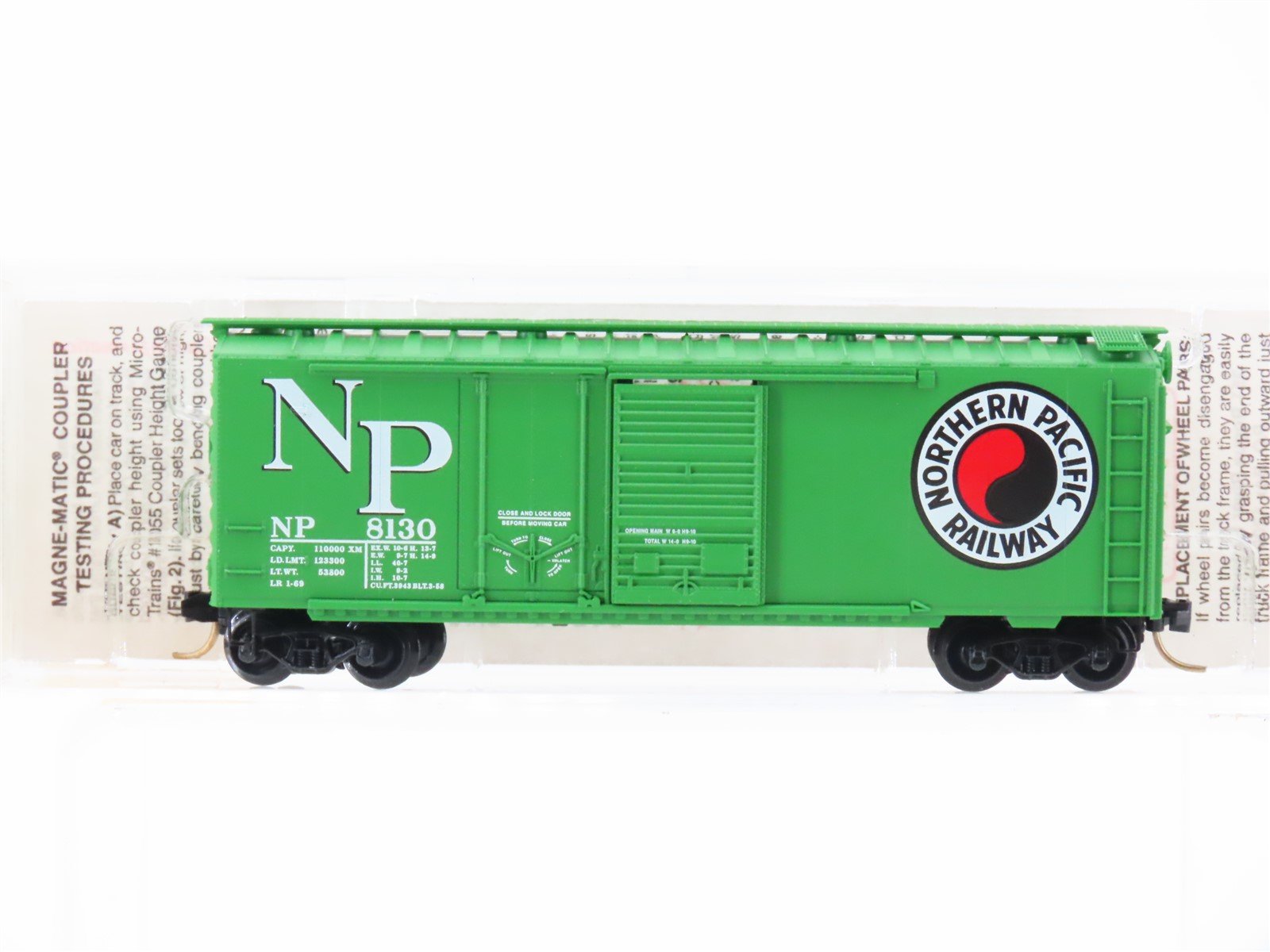 N Scale Micro-Trains MTL 22090 NP Northern Pacific Railway 40' Box Car #8130