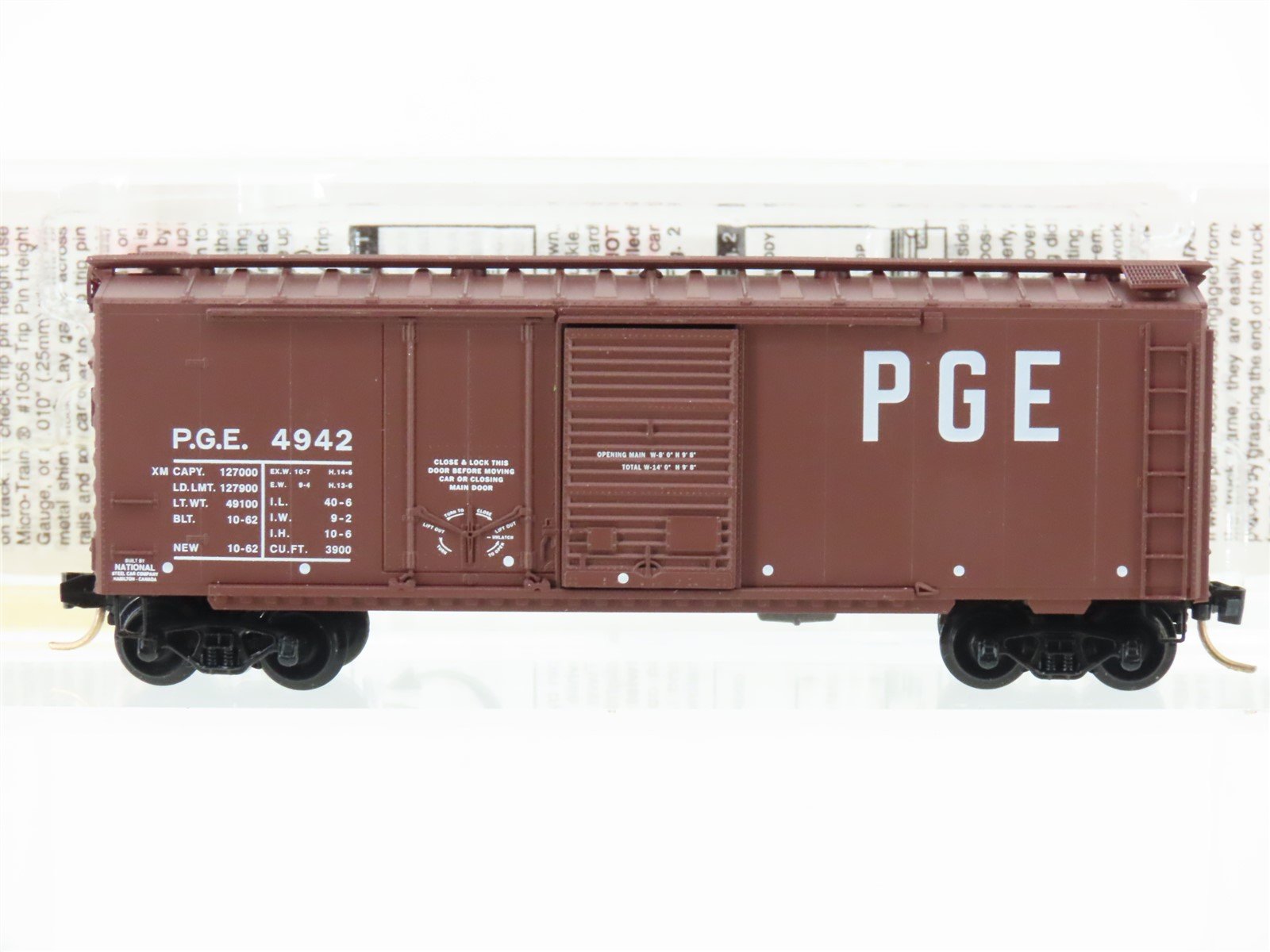 N Scale Micro-Trains MTL 22070 PGE Pacific Great Eastern 40' Box Car #4942
