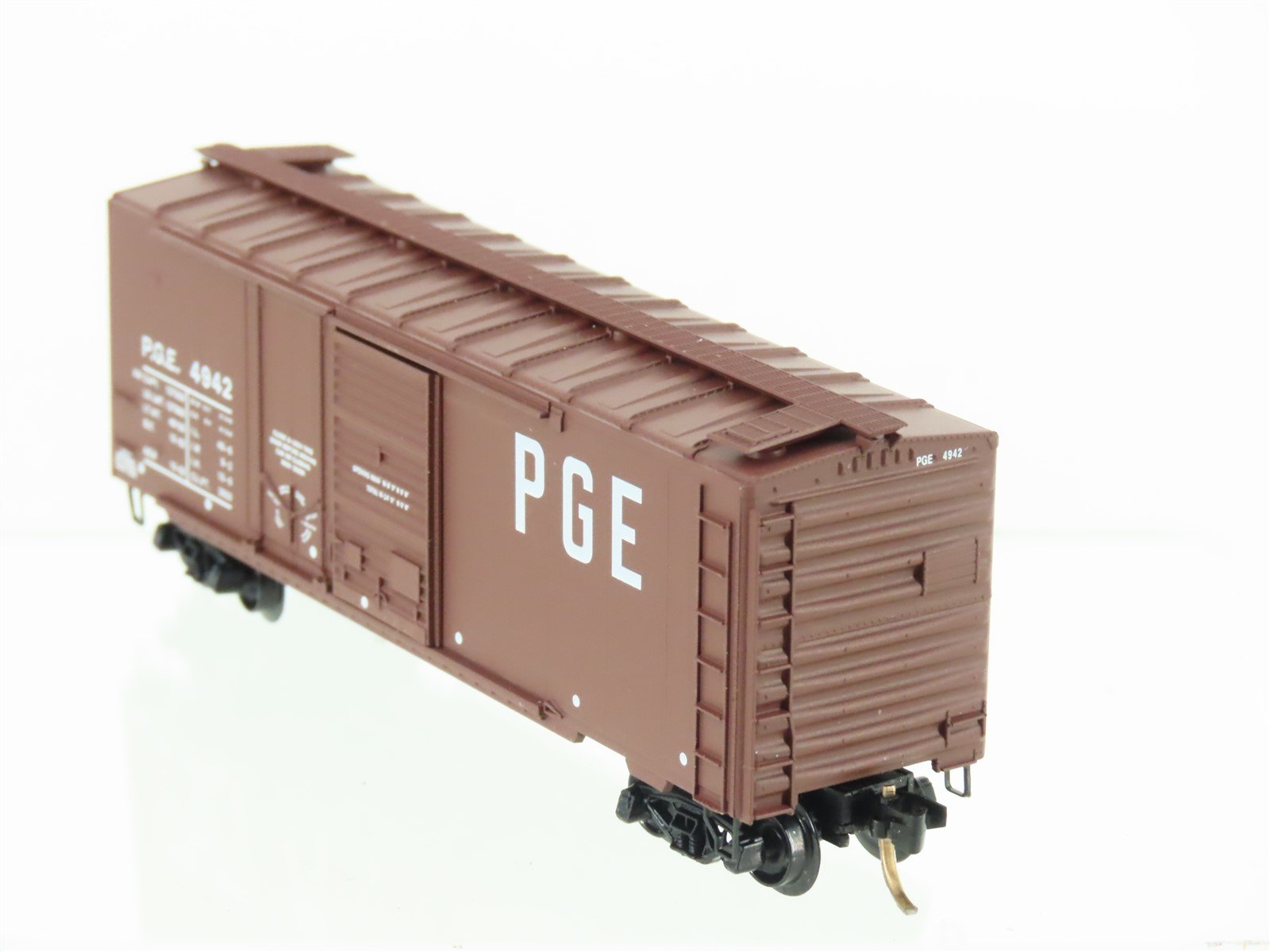 N Scale Micro-Trains MTL 22070 PGE Pacific Great Eastern 40' Box Car #4942