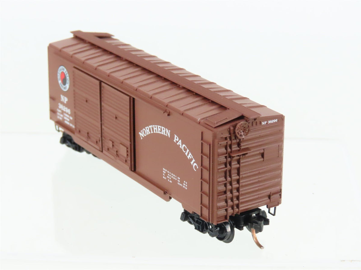 N Scale Micro-Trains MTL 23250 NP Northern Pacific 40&#39; Box Car #38296