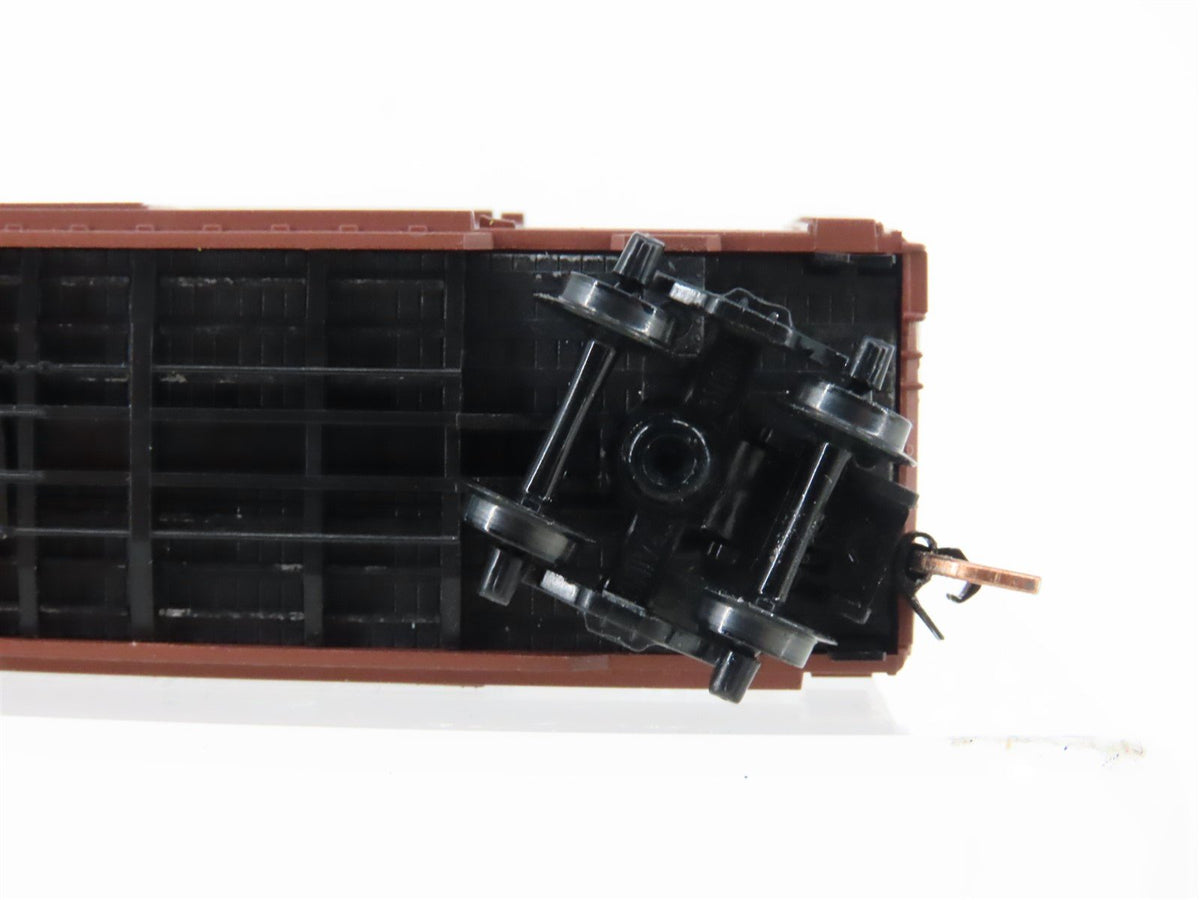 N Scale Micro-Trains MTL 23250 NP Northern Pacific 40&#39; Box Car #38296