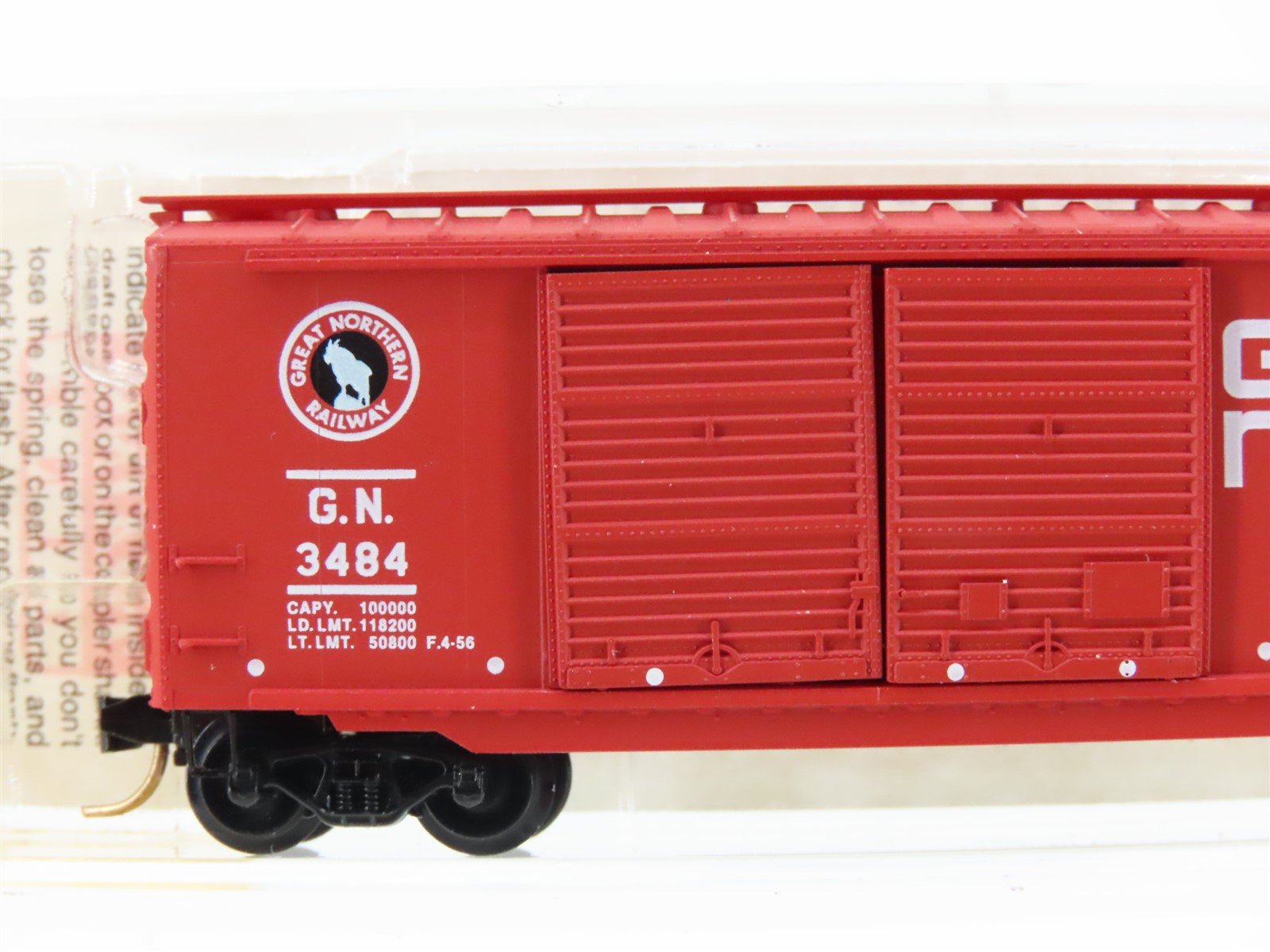 N Scale Micro-Trains MTL 23210 GN Great Northern 40' Circus Box Car #3484