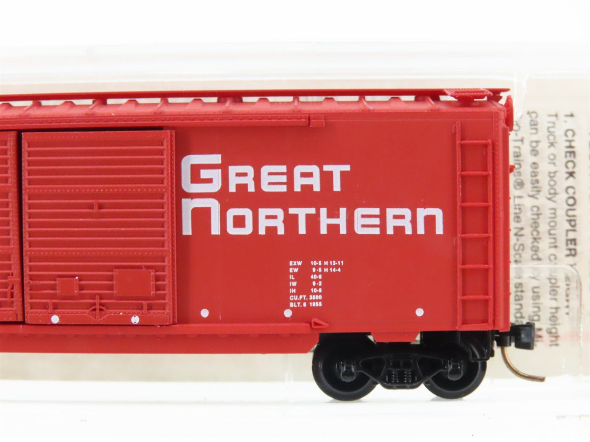 N Scale Micro-Trains MTL 23210 GN Great Northern 40&#39; Circus Box Car #3484
