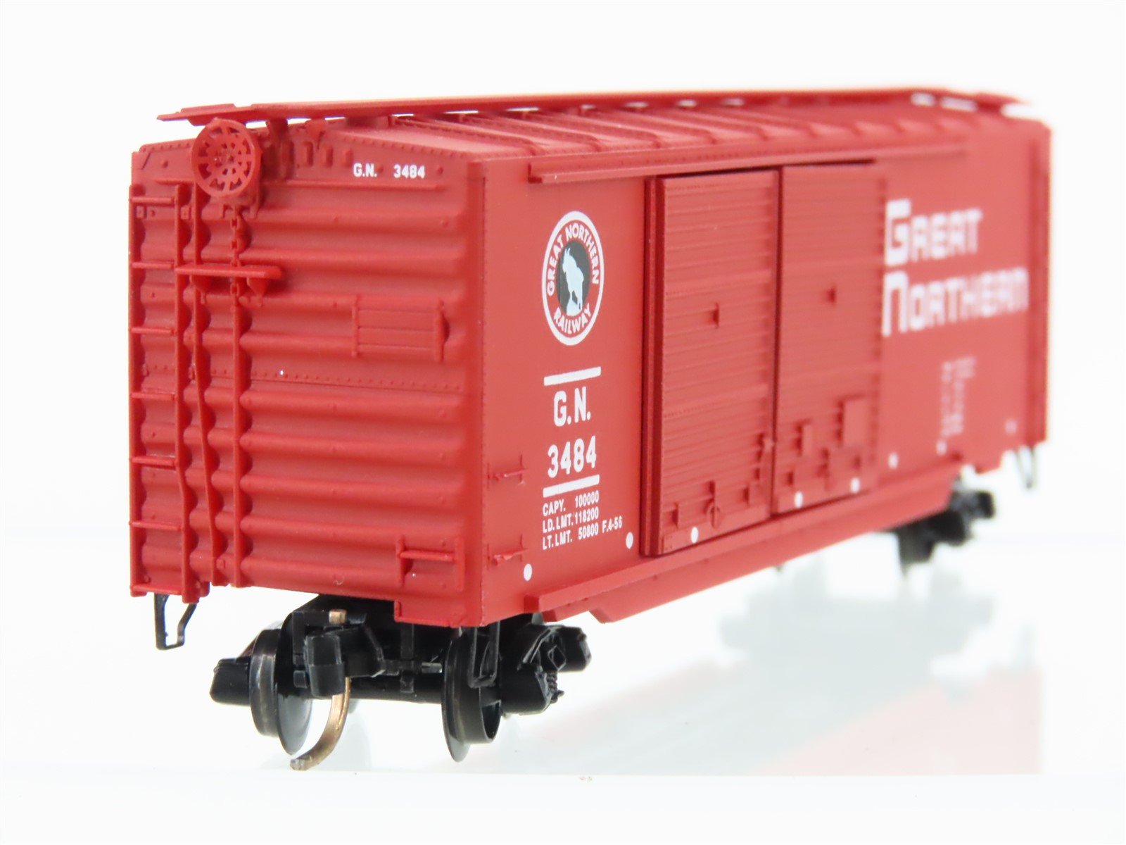 N Scale Micro-Trains MTL 23210 GN Great Northern 40' Circus Box Car #3484