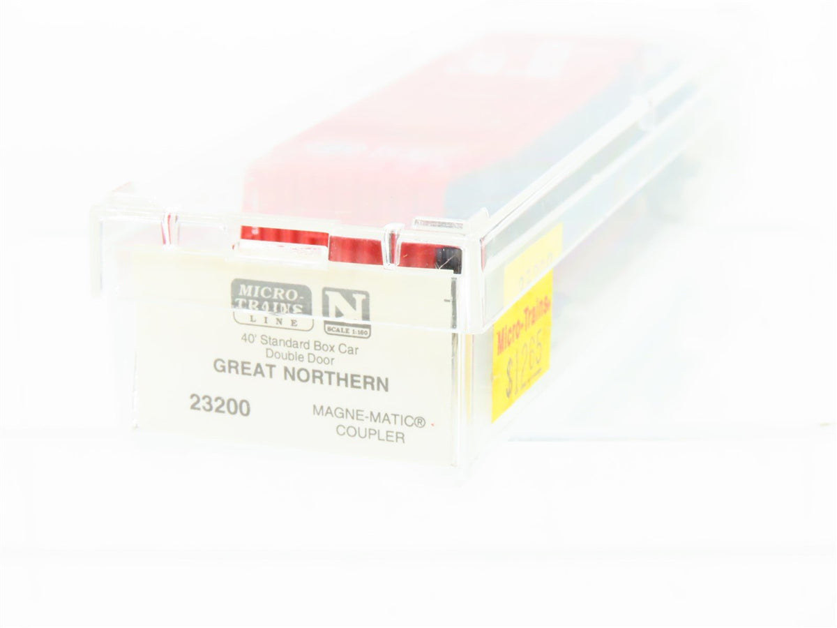 N Scale Micro-Trains MTL 23200 GN Great Northern 40&#39; Circus Box Car #3249