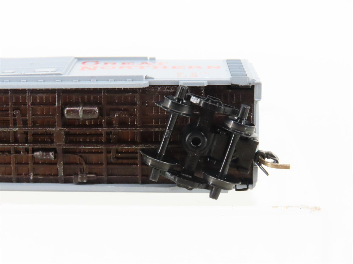N Scale Micro-Trains MTL 23180 GN Great Northern 40&#39; Box Car #3345