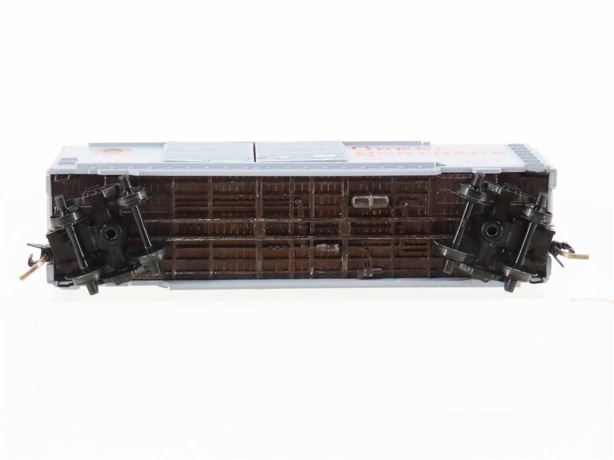 N Scale Micro-Trains MTL 23180 GN Great Northern 40&#39; Box Car #3345