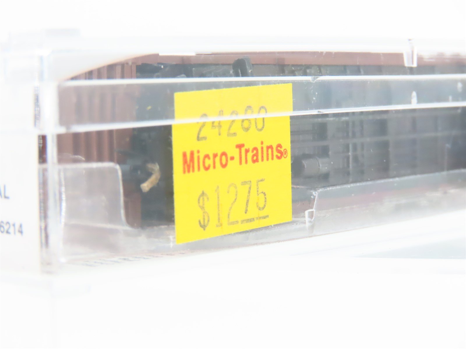 N Scale Micro-Trains MTL 24280 CN Canadian National Manitoba 40' Box Car #446214