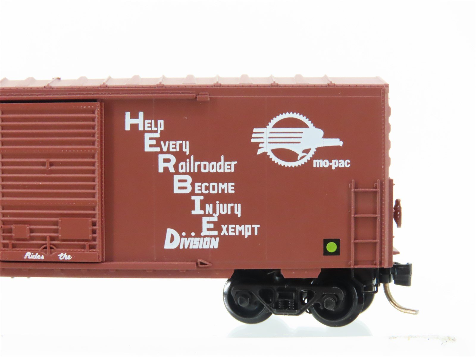 N Scale Micro-Trains MTL 24220 HERB MP Missouri Pacific Herbie 40' Box Car #1