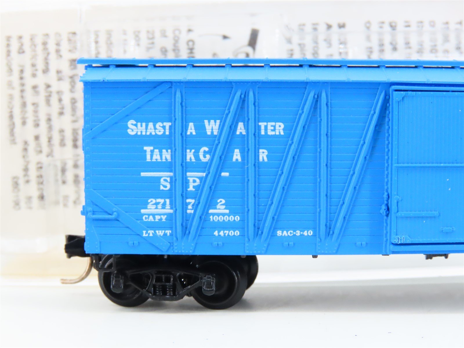 N Scale Micro-Trains MTL 28140 Shasta Water 40' Outside-Braced Boxcar #27172
