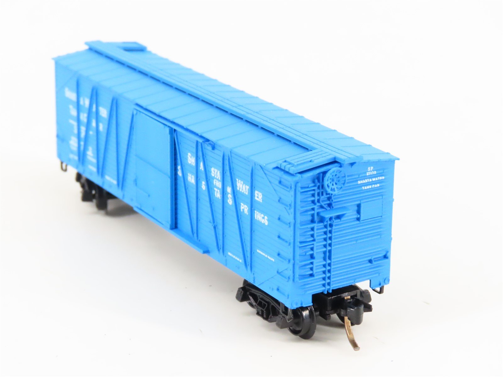 N Scale Micro-Trains MTL 28140 Shasta Water 40' Outside-Braced Boxcar #27172