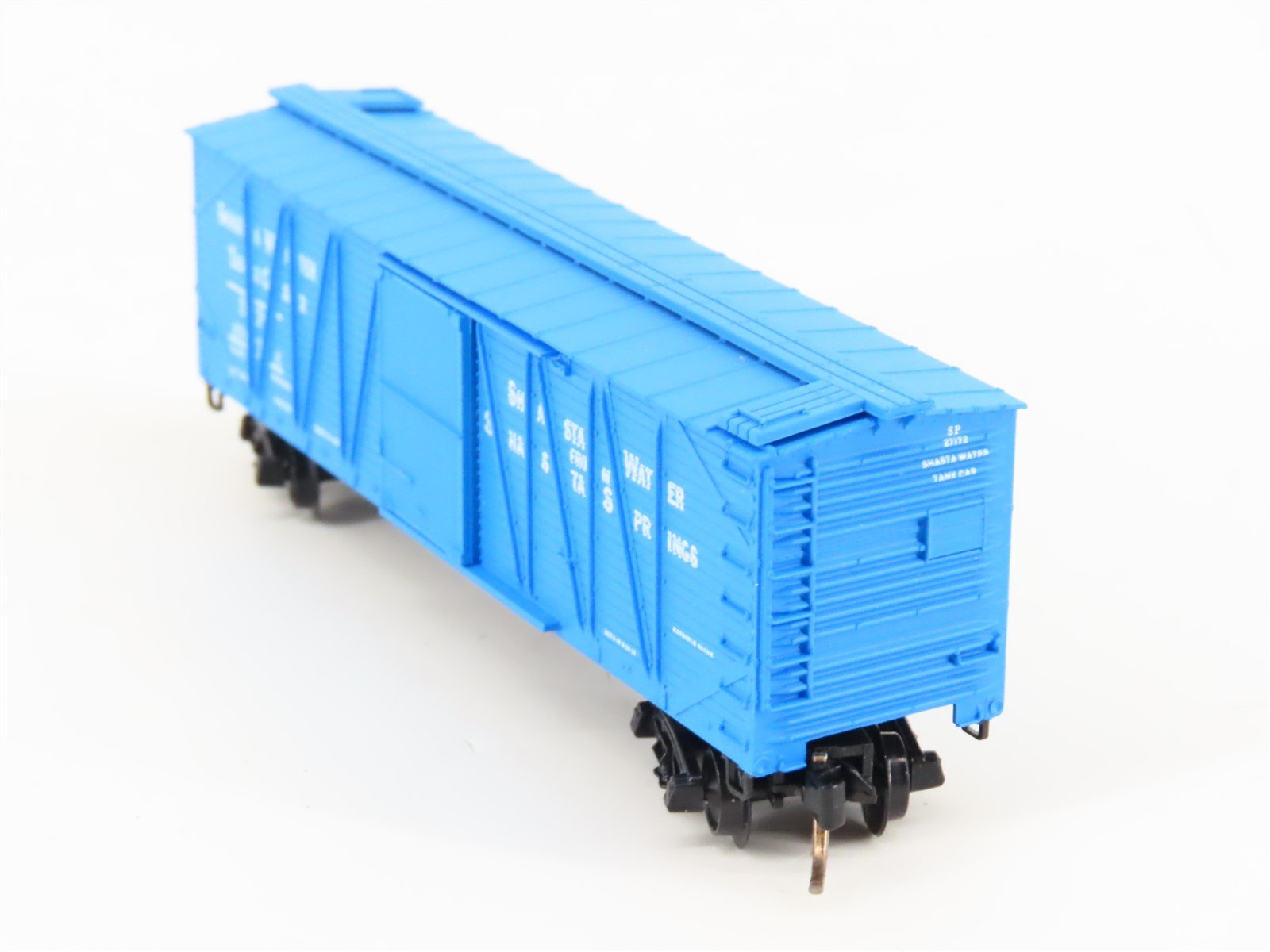 N Scale Micro-Trains MTL 28140 Shasta Water 40' Outside-Braced Boxcar #27172