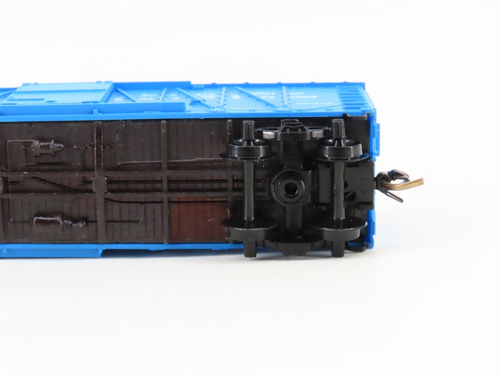 N Scale Micro-Trains MTL 28140 Shasta Water 40' Outside-Braced Boxcar #27172