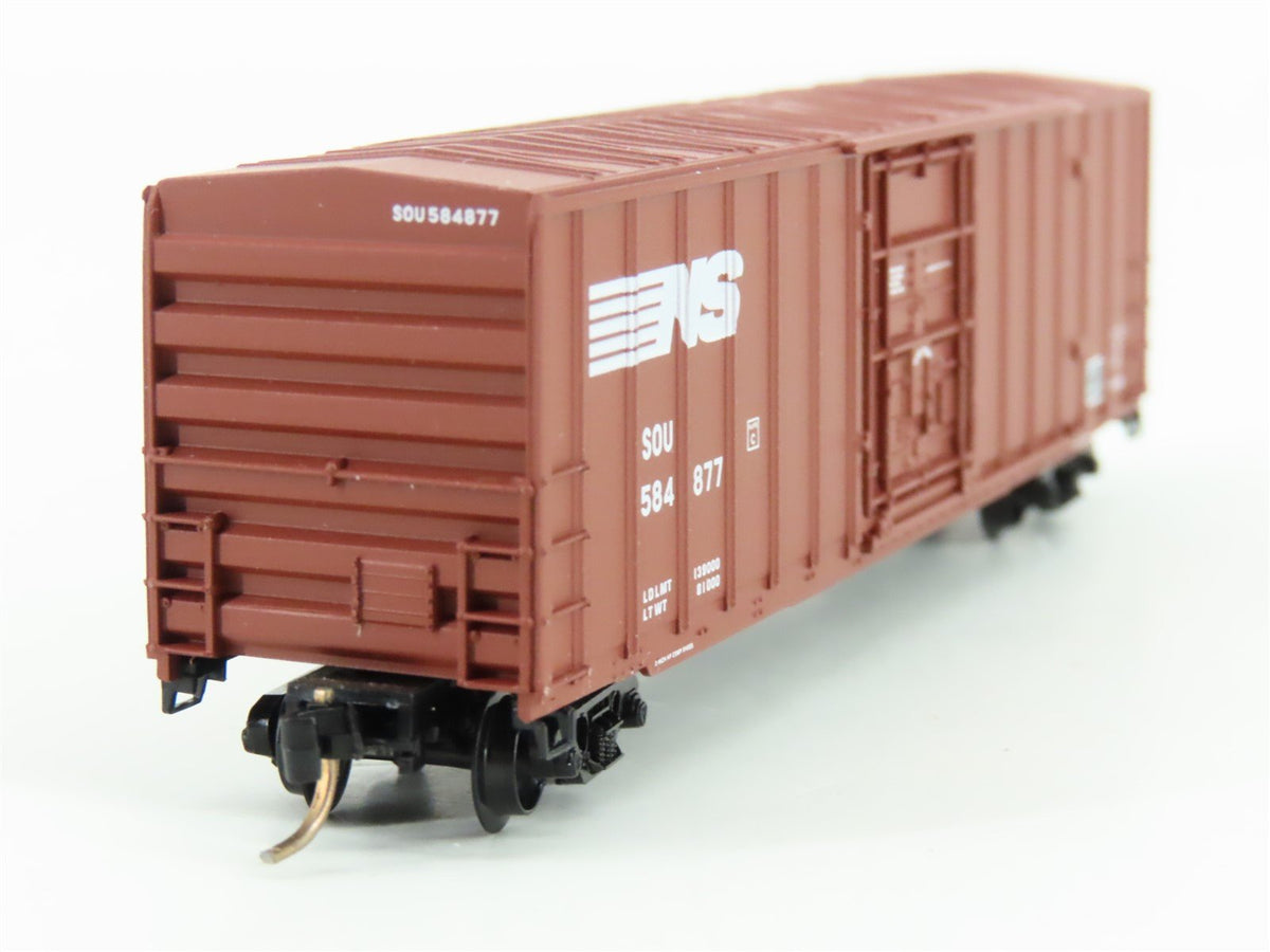N Scale Micro-Trains MTL 27230 NS Norfolk Southern 50&#39; Rib Side Boxcar #584877