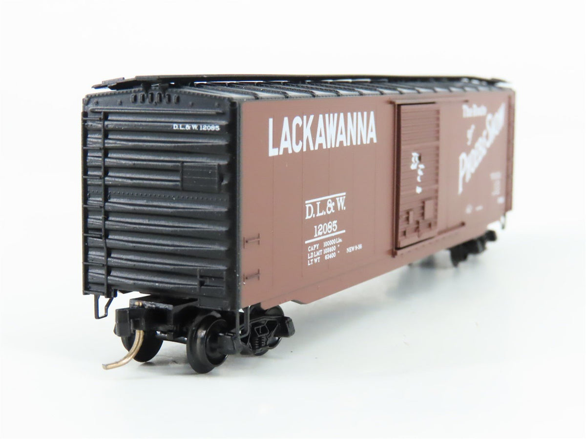 N Scale Micro-Trains MTL 31230 DLW Lackawanna &quot;Phoebe Snow&quot; 50&#39; Boxcar #12085