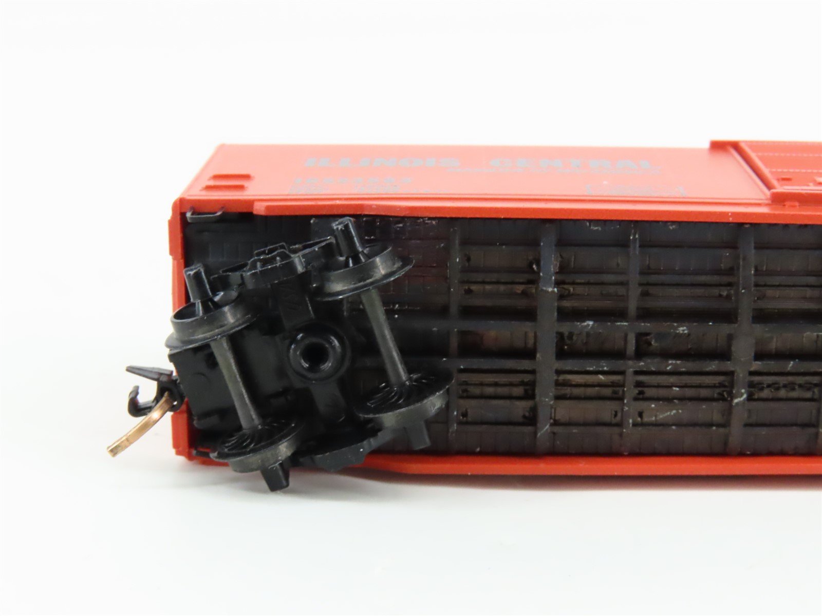 N Scale Micro-Trains MTL 31030 IC Illinois Central 50' Standard Boxcar #523583