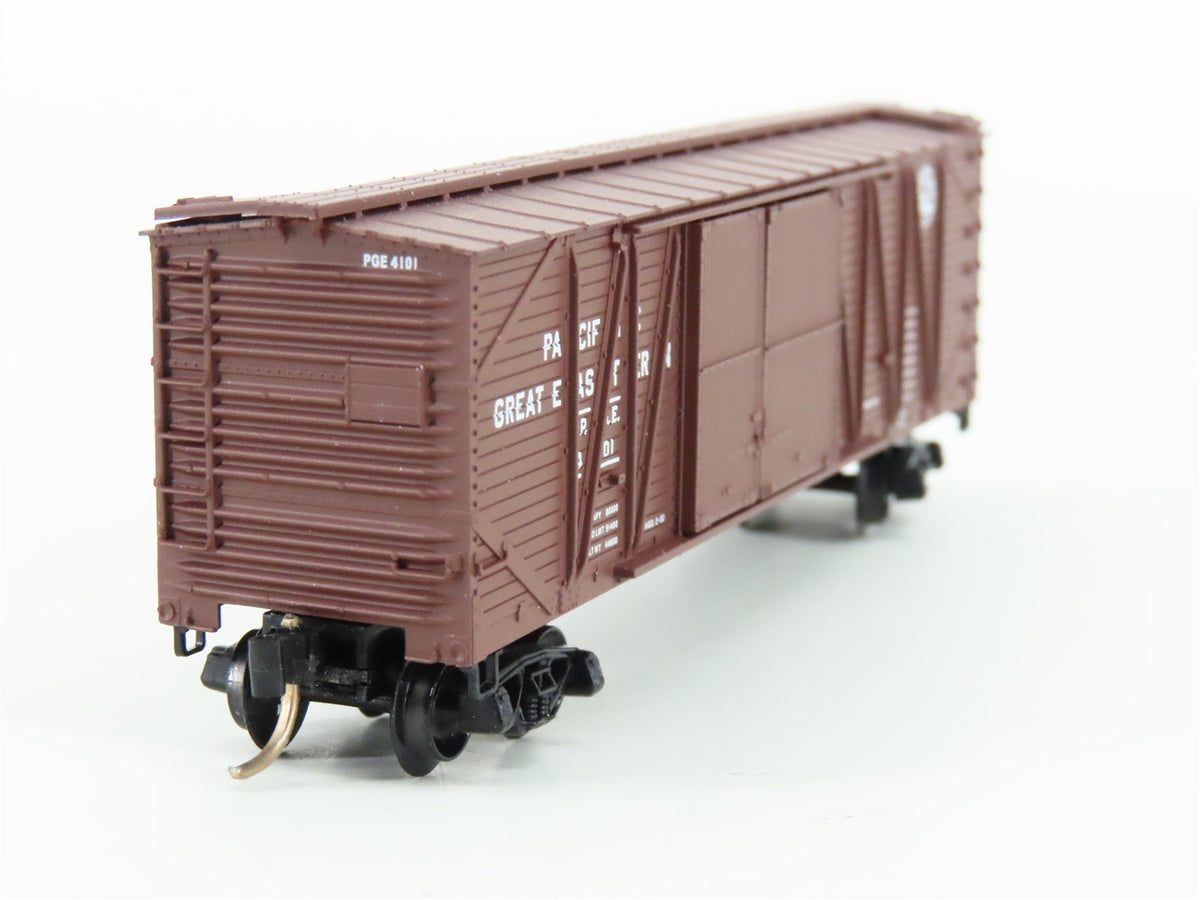 N Scale Micro-Trains MTL 29080 PGE Pacific Great Western 40&#39; Boxcar #4101