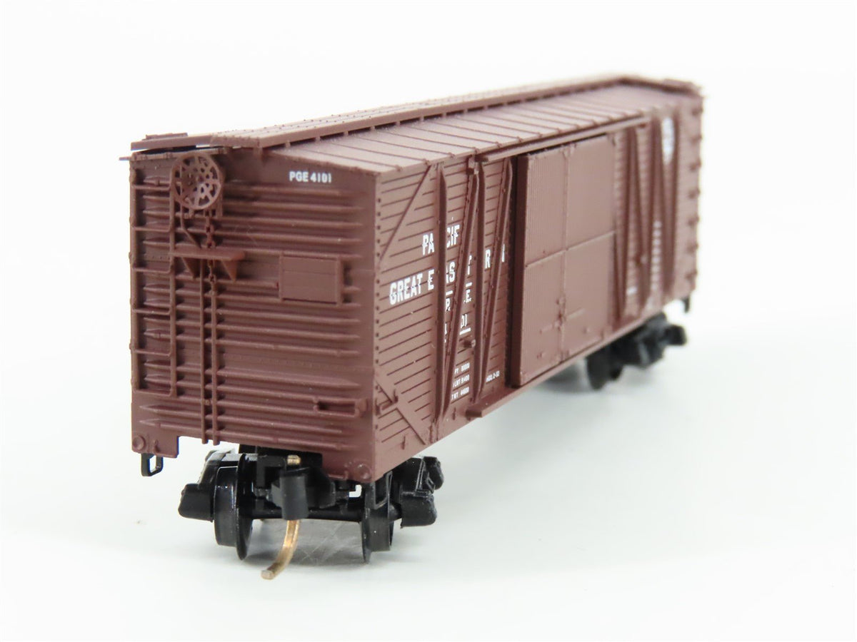 N Scale Micro-Trains MTL 29080 PGE Pacific Great Western 40&#39; Boxcar #4101