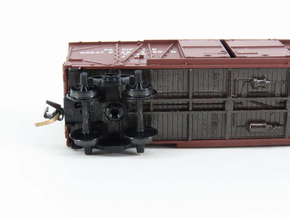 N Scale Micro-Trains MTL 29080 PGE Pacific Great Western 40&#39; Boxcar #4101