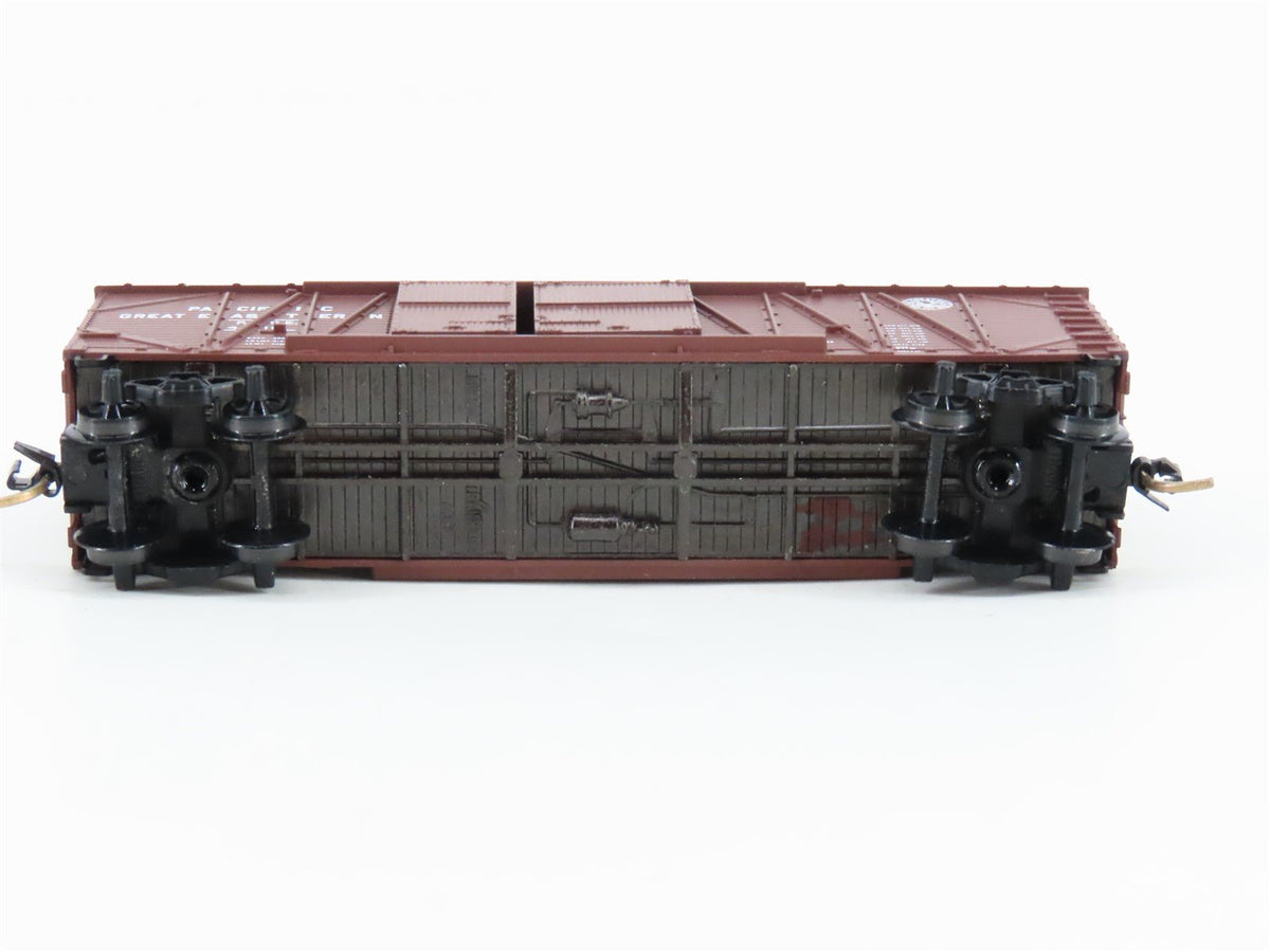 N Scale Micro-Trains MTL 29080 PGE Pacific Great Western 40&#39; Boxcar #4101