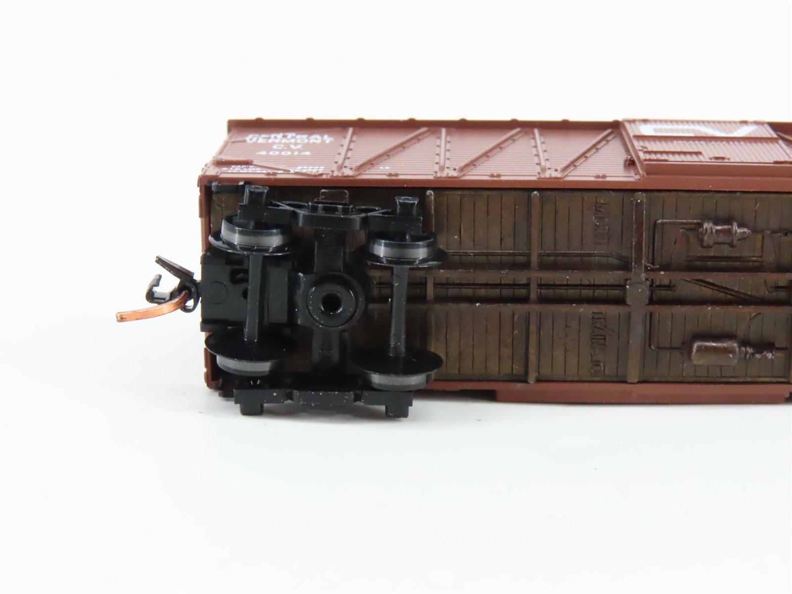 N Micro-Trains MTL 28160 CV Central Vermont 40' Outside Braced Boxcar #40014