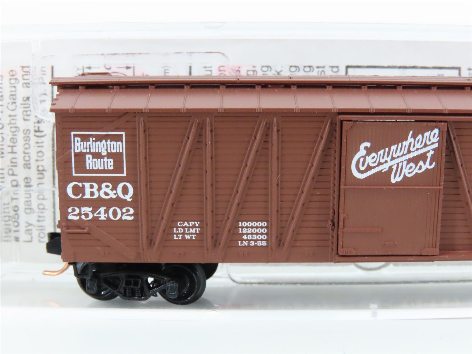N Scale Micro-Trains MTL 28150 CBQ Burlington 40' Outside Braced Boxcar #25402