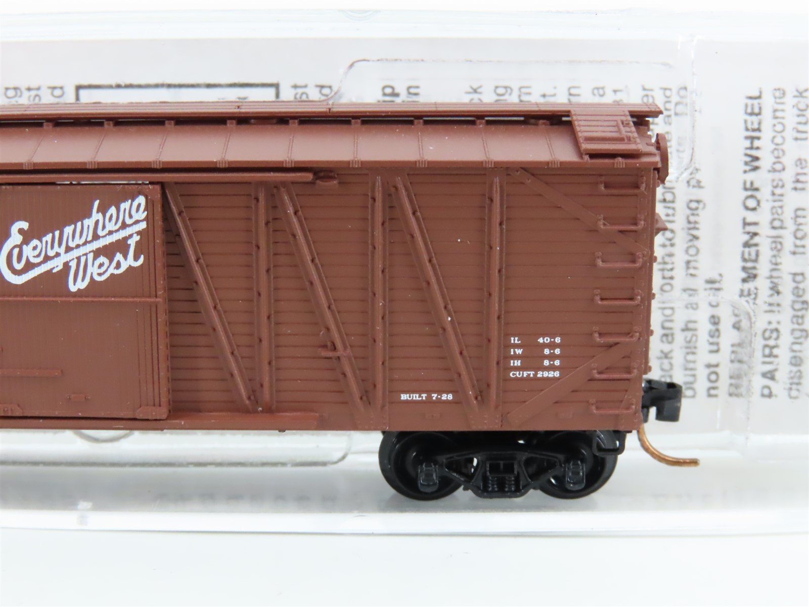 N Scale Micro-Trains MTL 28150 CBQ Burlington 40' Outside Braced Boxcar #25402