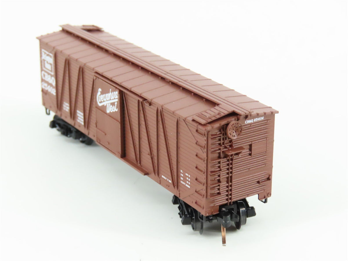N Scale Micro-Trains MTL 28150 CBQ Burlington 40&#39; Outside Braced Boxcar #25402
