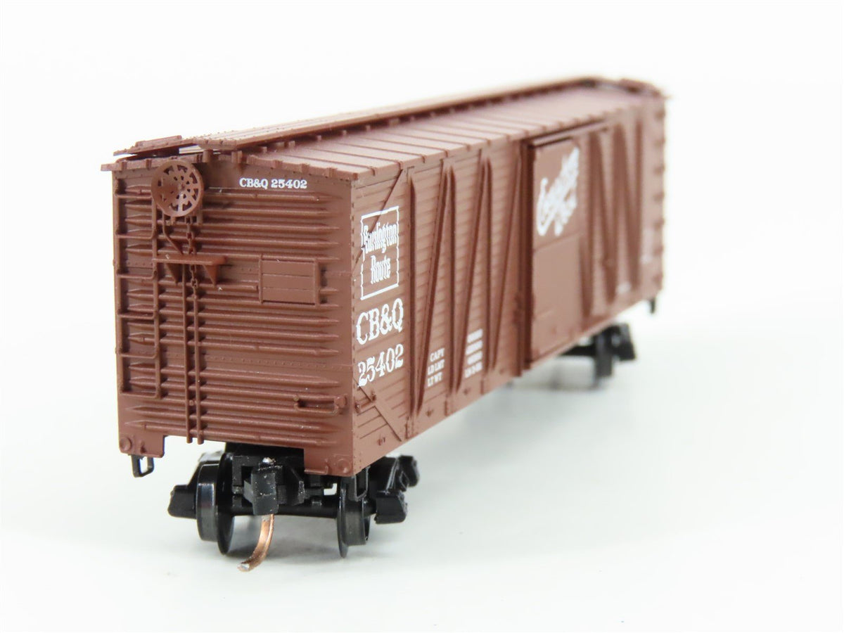 N Scale Micro-Trains MTL 28150 CBQ Burlington 40&#39; Outside Braced Boxcar #25402