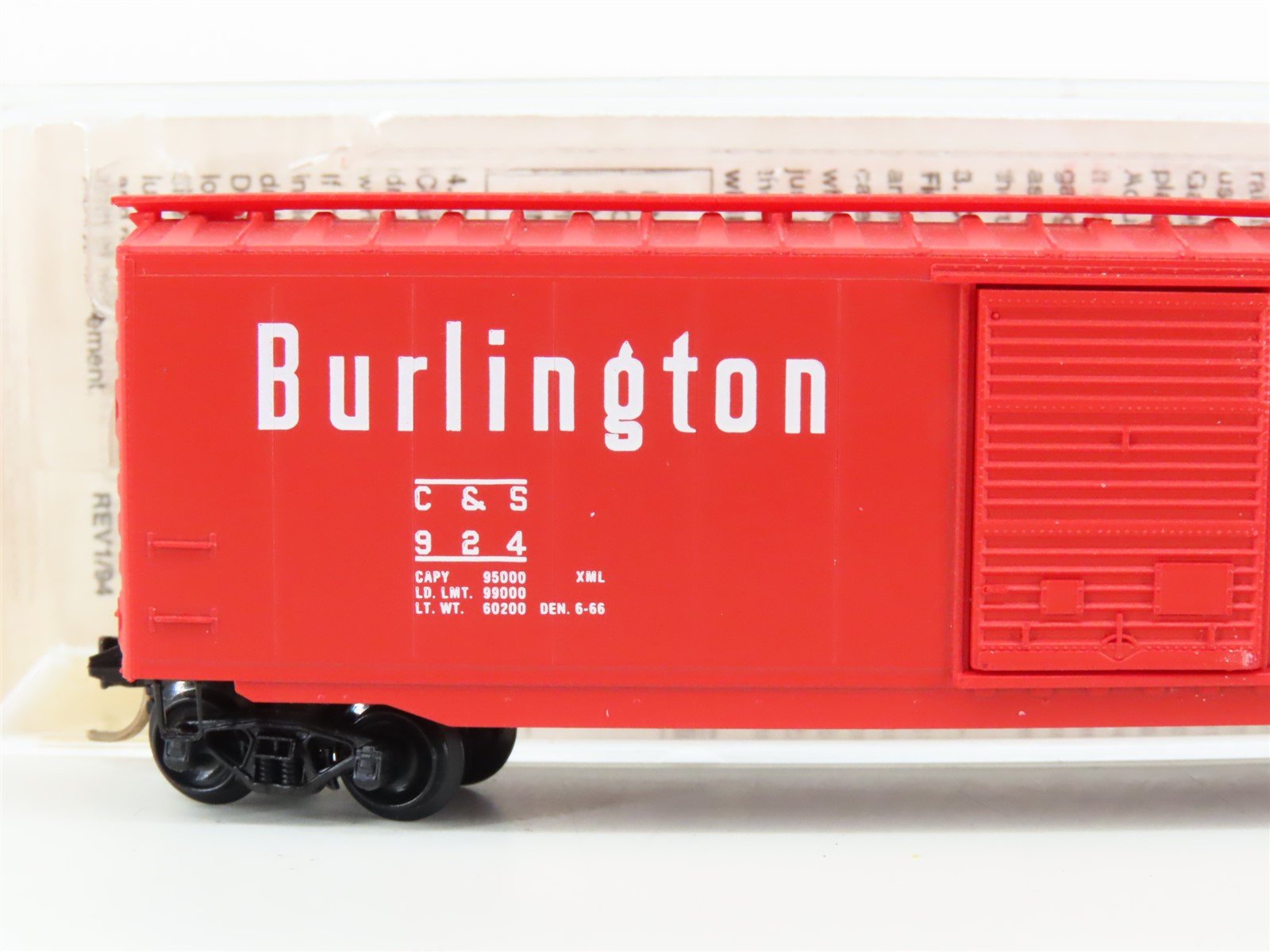 N Scale Micro-Trains MTL 31260 C&S Burlington Route 50' Standard Boxcar #924