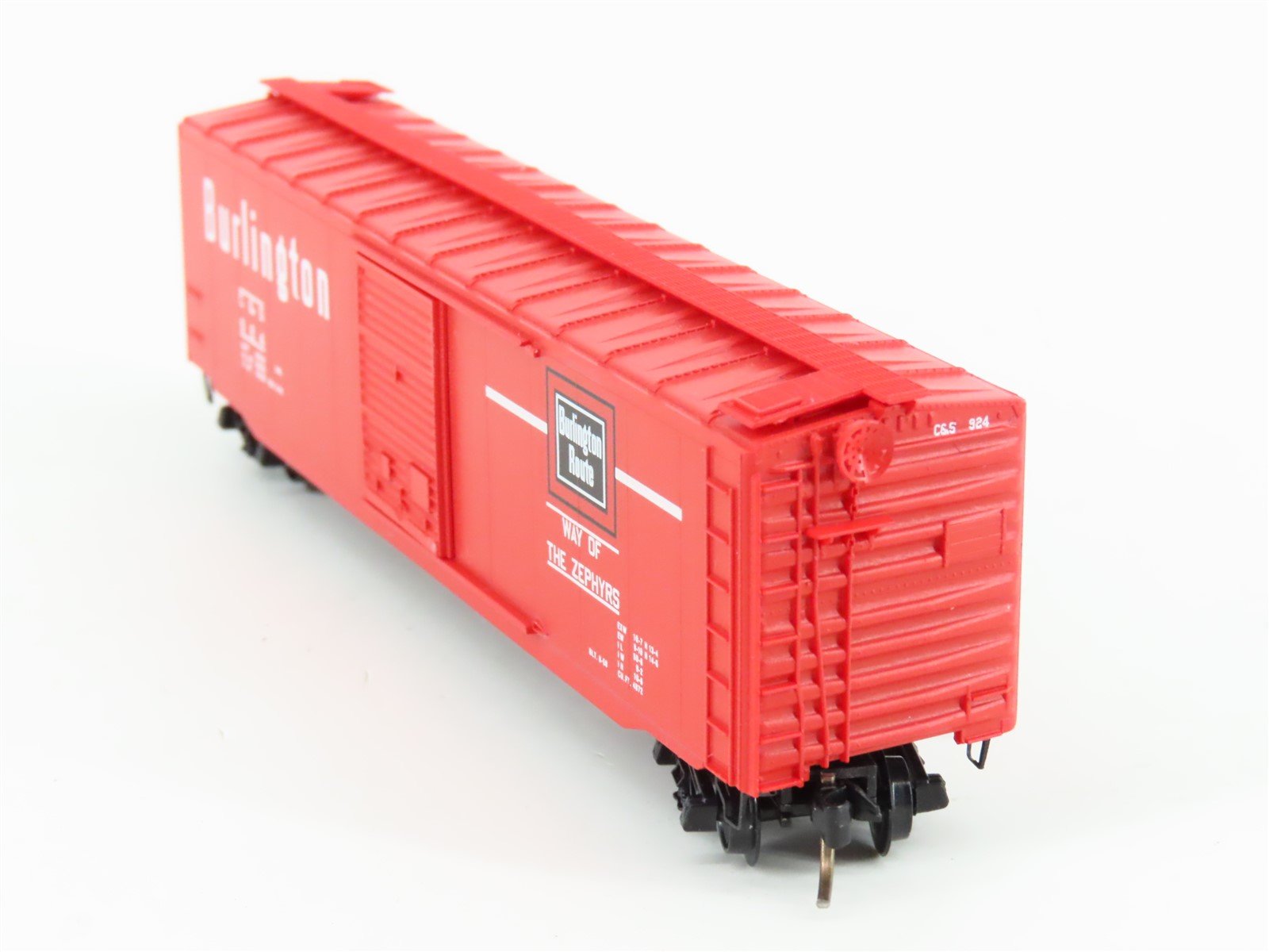 N Scale Micro-Trains MTL 31260 C&S Burlington Route 50' Standard Boxcar #924