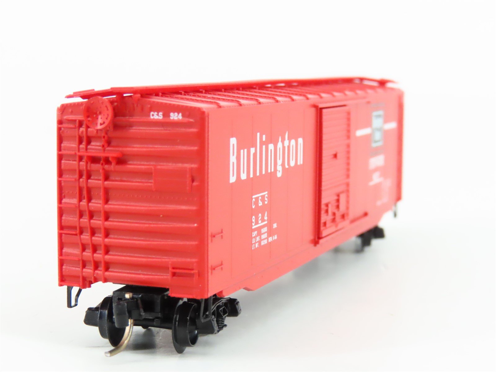 N Scale Micro-Trains MTL 31260 C&S Burlington Route 50' Standard Boxcar #924