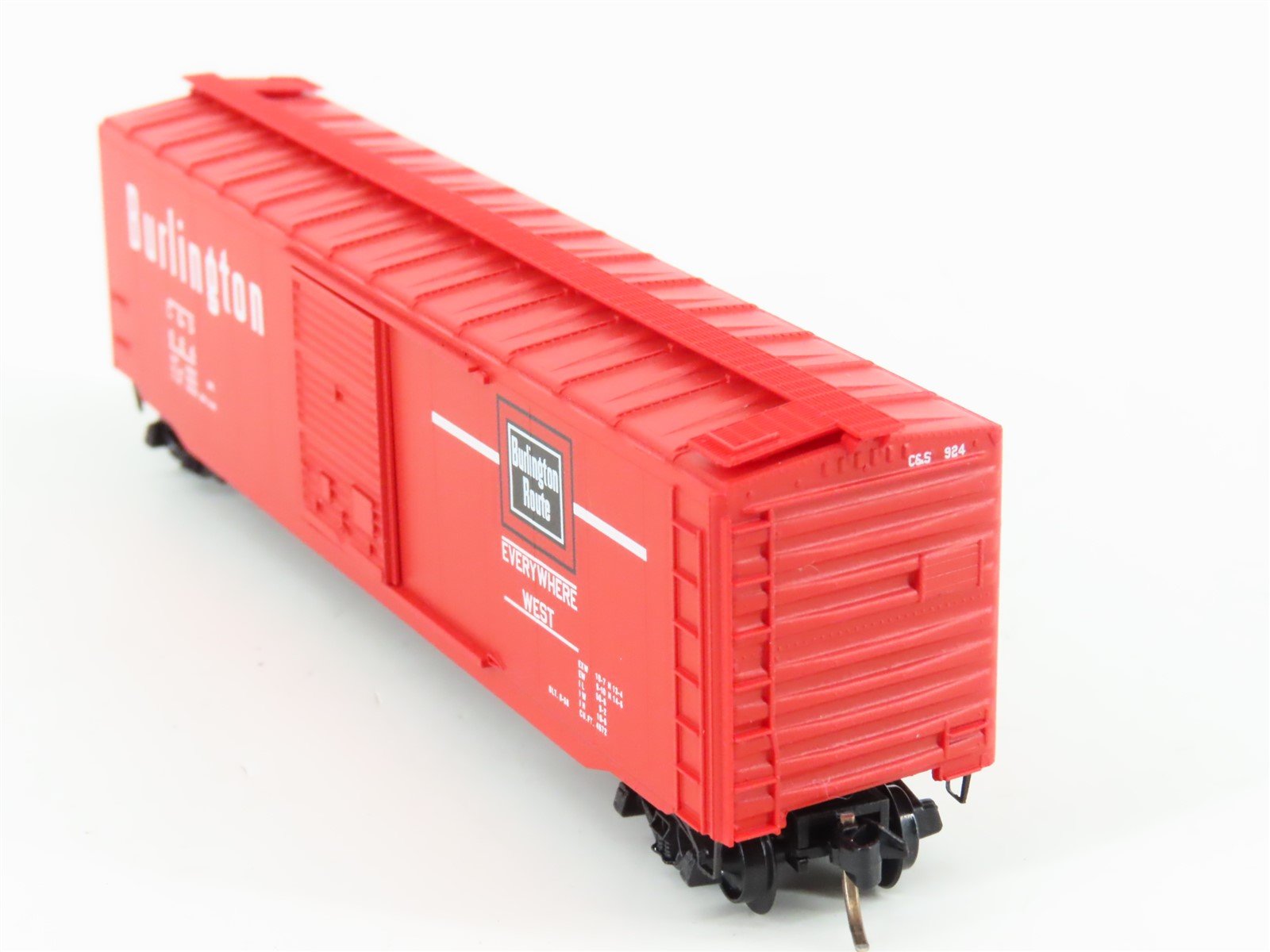N Scale Micro-Trains MTL 31260 C&S Burlington Route 50' Standard Boxcar #924