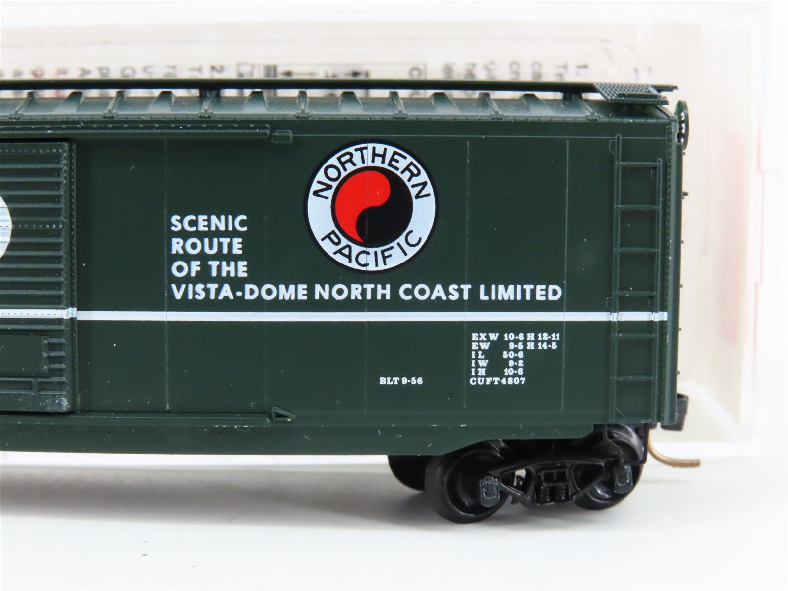 N Scale Micro-Trains MTL 31250 NP Northern Pacific 50' Standard Boxcar #1260