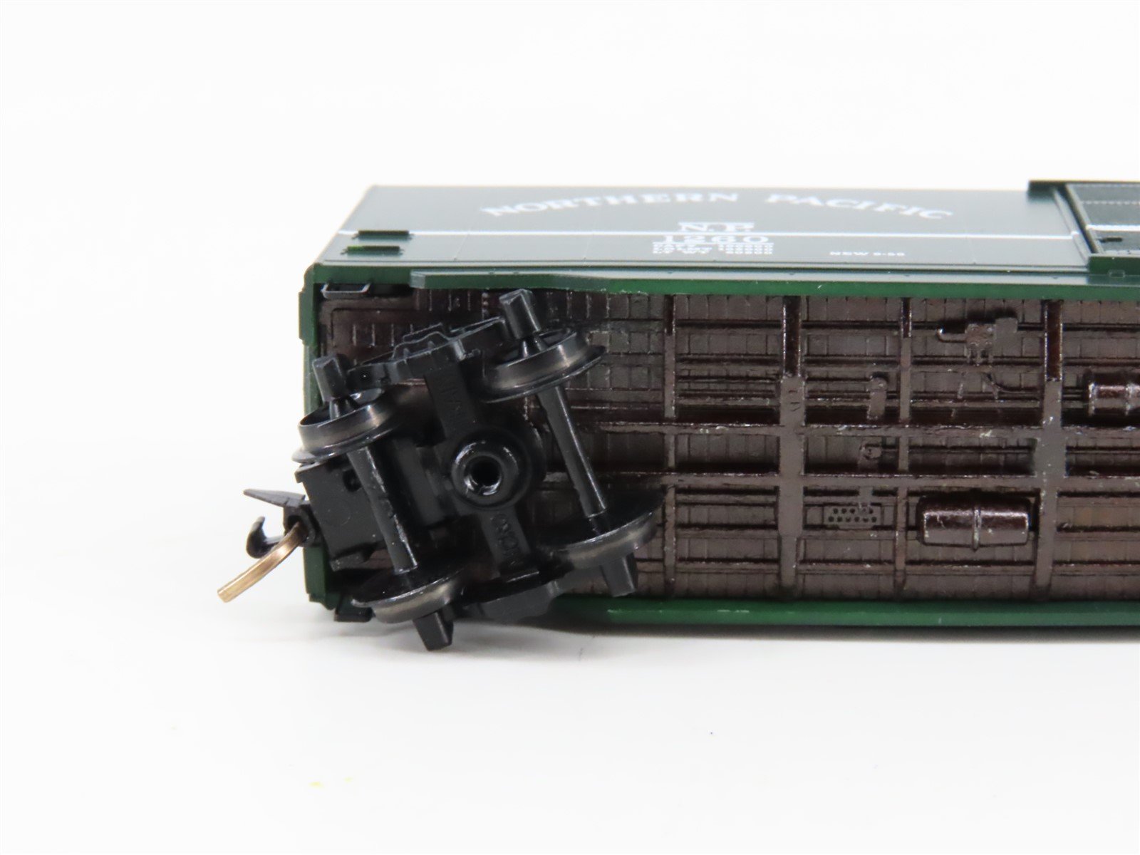 N Scale Micro-Trains MTL 31250 NP Northern Pacific 50' Standard Boxcar #1260