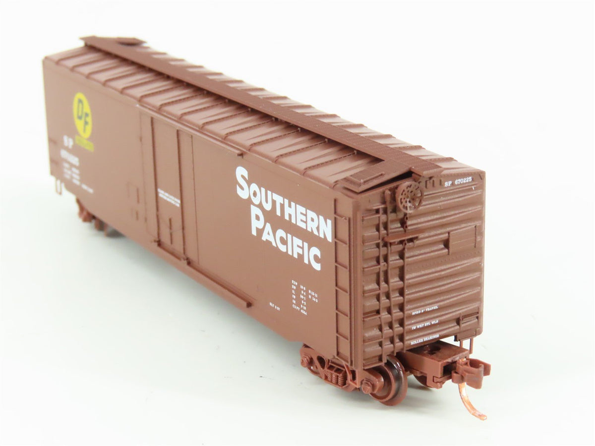 N Scale Micro-Trains MTL 32380 SP Southern Pacific 50&#39; Standard Boxcar #670225