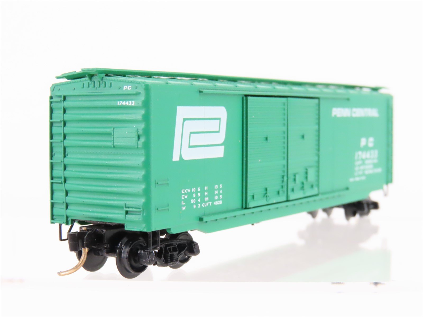 N Scale Micro-Trains MTL 34020 PC Penn Central 50' Standard Boxcar #174433