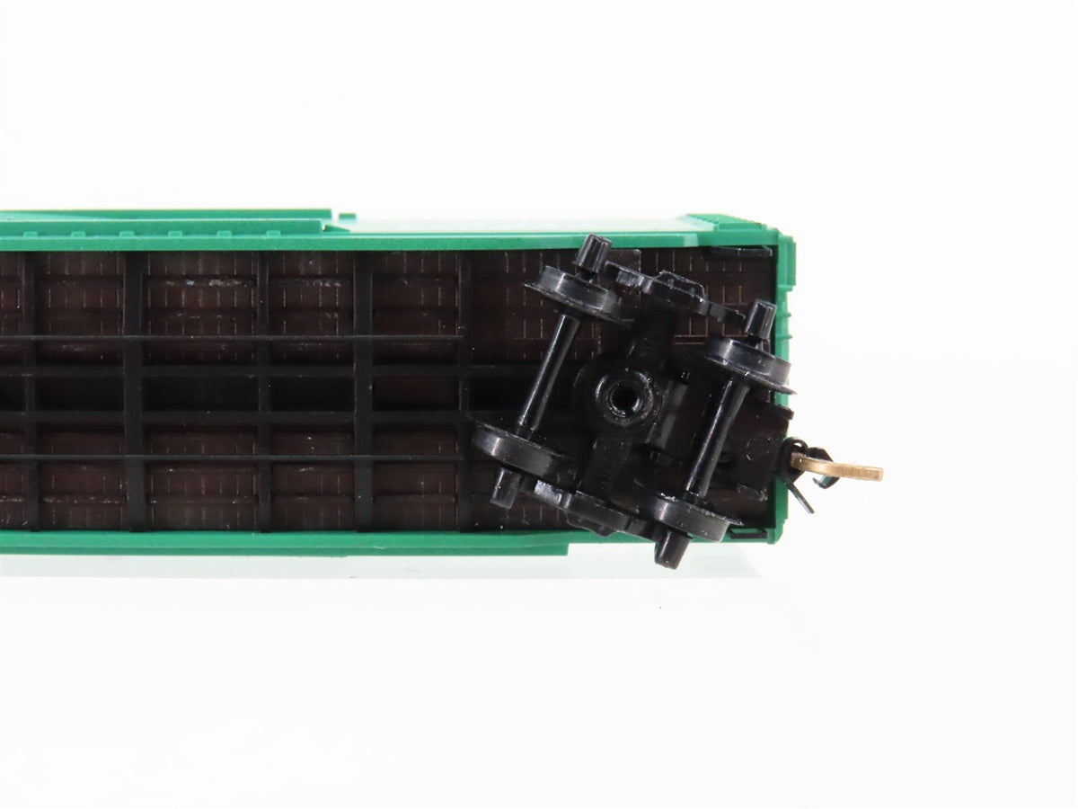 N Scale Micro-Trains MTL 34020 PC Penn Central 50&#39; Standard Boxcar #174433
