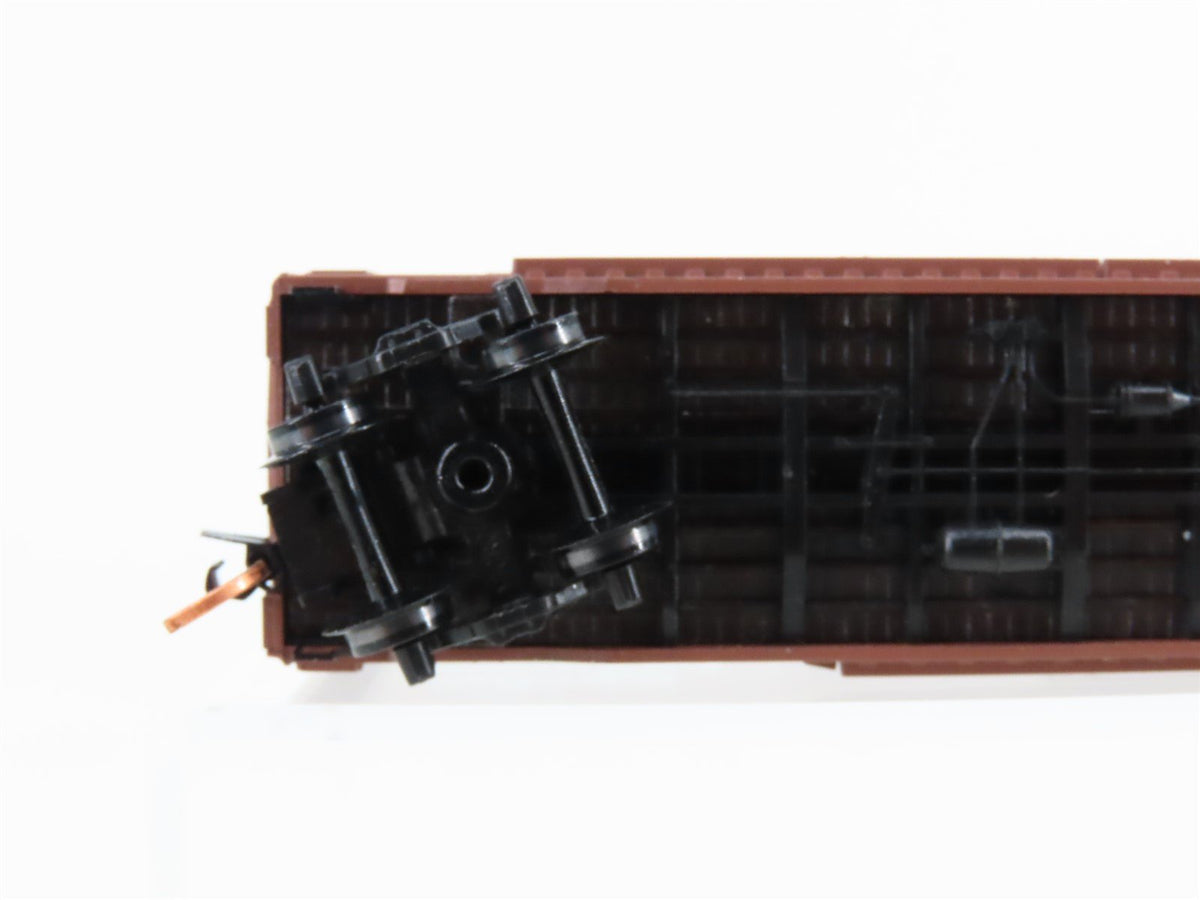 N Scale Micro-Trains MTL 33140 CP Canadian Pacific 50&#39; Standard Boxcar #49201