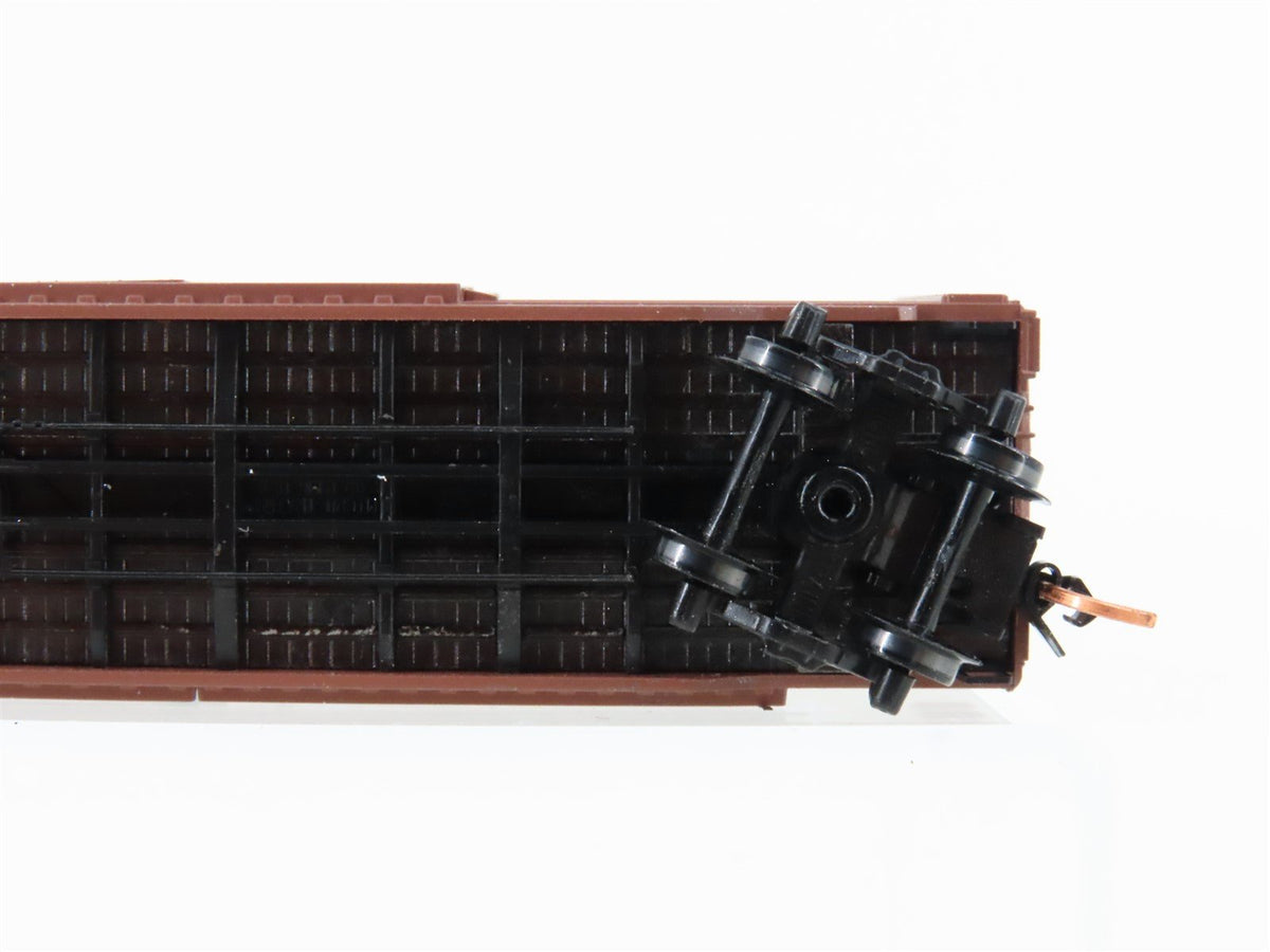 N Scale Micro-Trains MTL 33140 CP Canadian Pacific 50&#39; Standard Boxcar #49201
