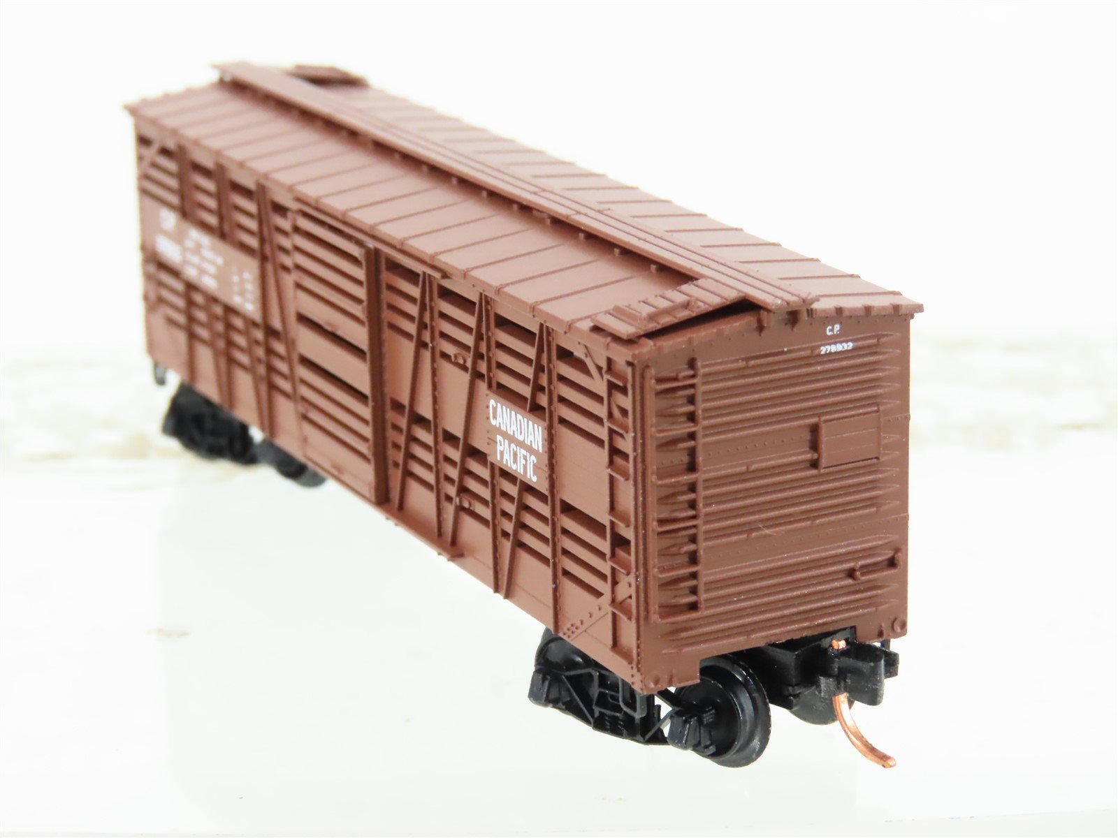 N Scale Micro-Trains MTL 35050 CP Canadian Pacific 40' Despatch Stock Car #27693