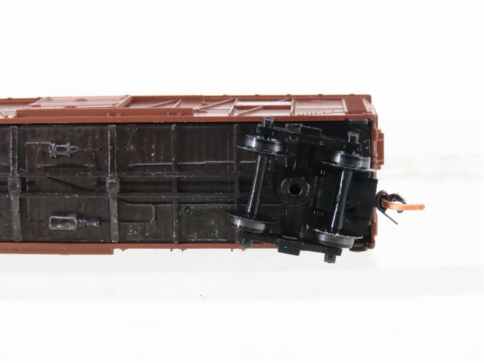 N Scale Micro-Trains MTL 35050 CP Canadian Pacific 40' Despatch Stock Car #27693