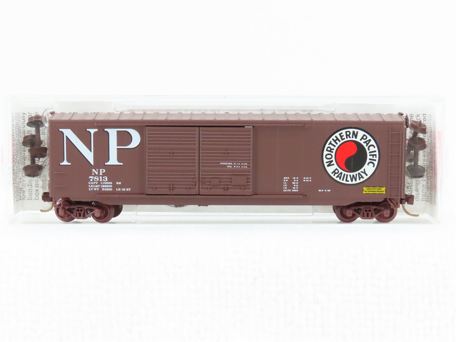 N Scale Micro-Trains MTL 37050 NP Northern Pacific 50' Standard Boxcar #7813