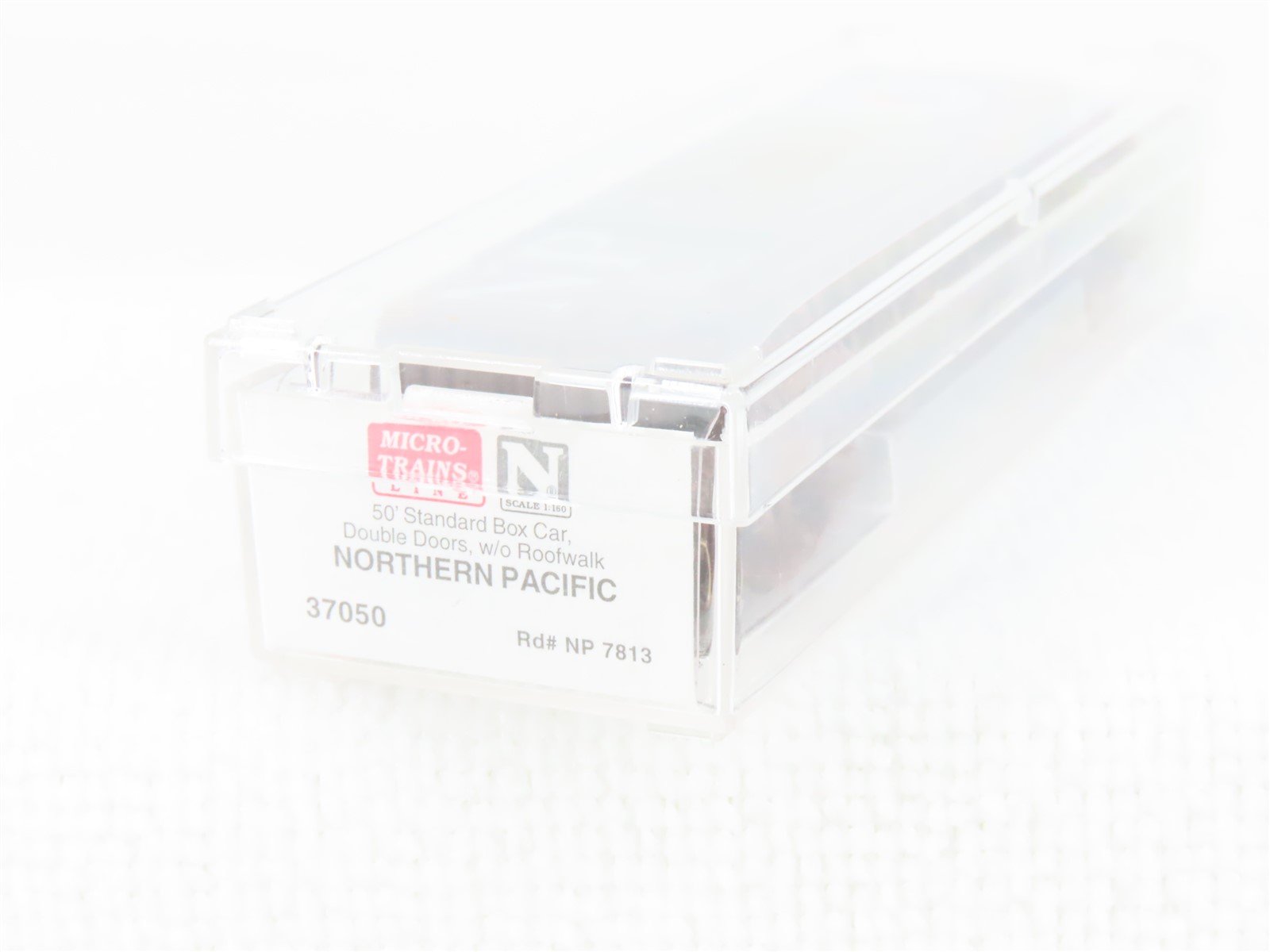 N Scale Micro-Trains MTL 37050 NP Northern Pacific 50' Standard Boxcar #7813