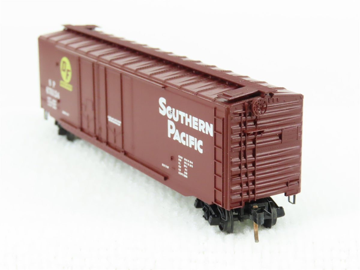 N Scale Micro-Trains/Kadee 36040 SP Southern Pacific 50&#39; Standard Boxcar #670124