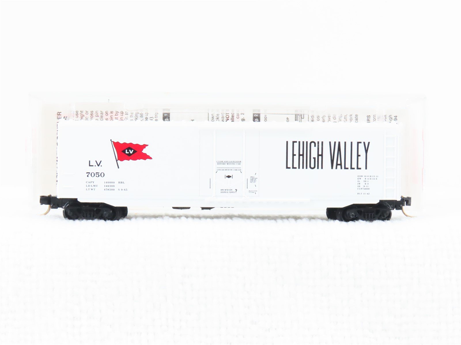 N Scale Micro-Trains MTL 38210 LV Lehigh Valley 50' Standard Boxcar #7050