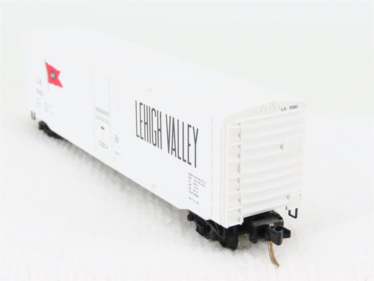 N Scale Micro-Trains MTL 38210 LV Lehigh Valley 50&#39; Standard Boxcar #7050