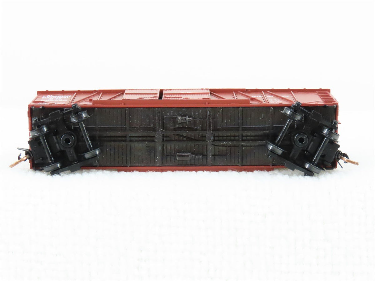 N Scale Micro-Trains MTL 40010 CN Canadian National 40&#39; Braced Boxcar #582593