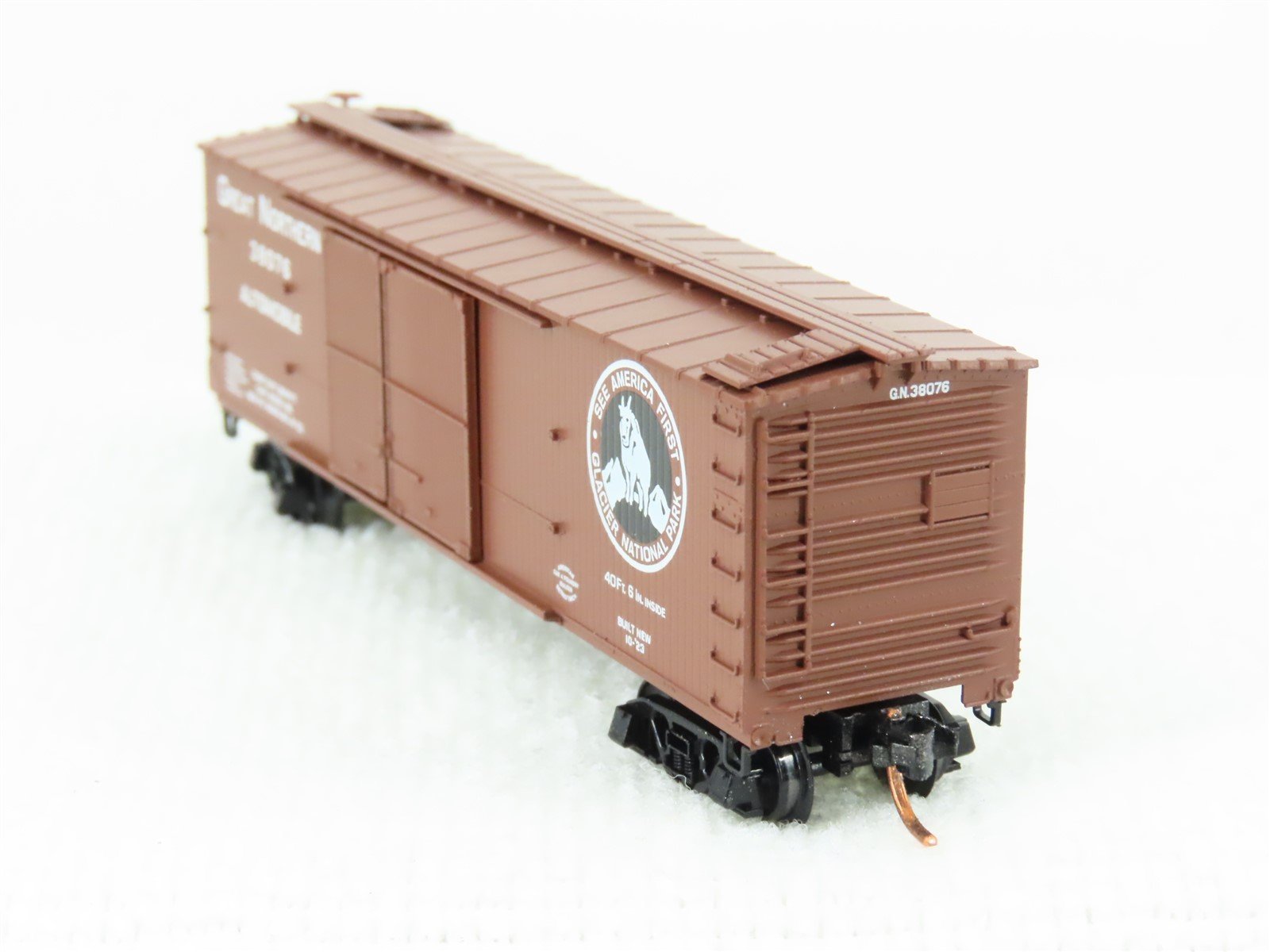 N Scale Micro-Trains MTL 41030 GN Glacier National Park 40' Wood Boxcar #38076
